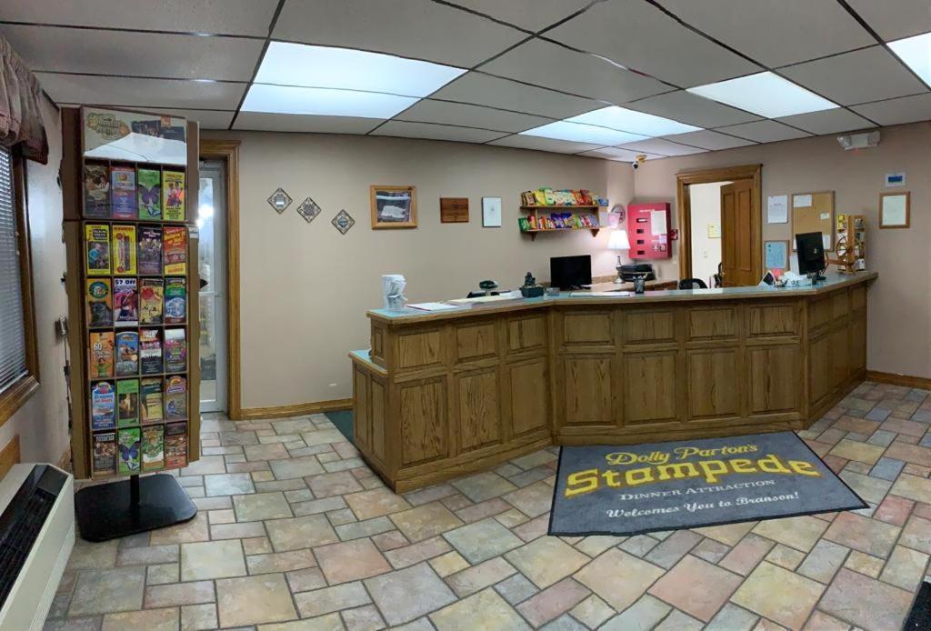 Spinning Wheel Inn Μπράνσον Εξωτερικό φωτογραφία